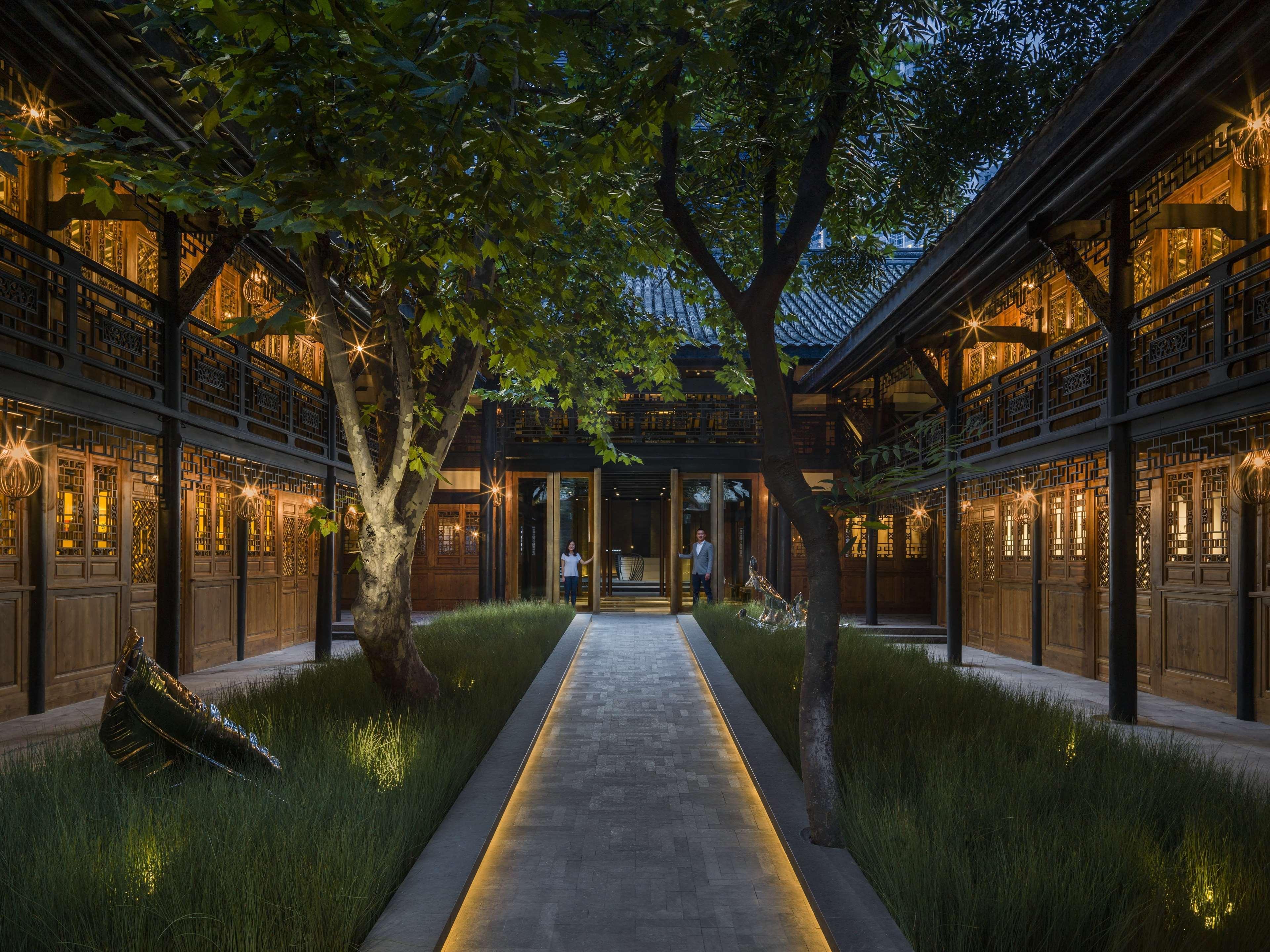 The Temple House Hotel Чънду Екстериор снимка